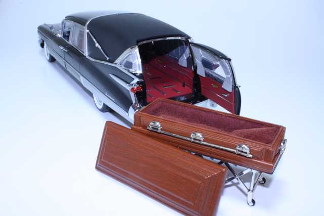 Cadillac Superior Royal Crown 1959, musta